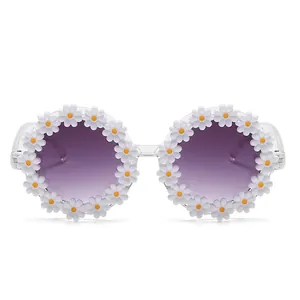 Daisy flower round sunglasses for children with white petals and purple gradient lenses