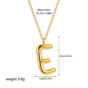 Detailed dimensions of 18K gold letter E pendant necklace showing chain length and weight