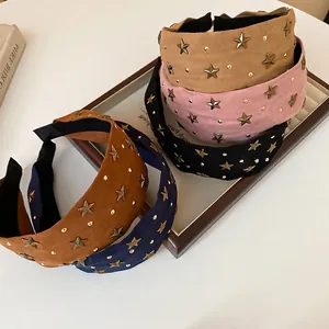 Serre-tête en daim rembourré avec étoiles dorées et clous en cinq coloris variés