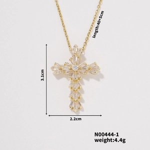 Detailed size specifications for gold cross pendant necklace with zircon dimensions