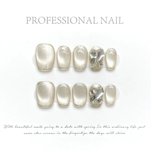 Handmade Press On Nails Cat Eye Effect Glass Bead Texture Rhinestone Accents Champagne Silver Glossy Reusable Artificial Manicure For Women