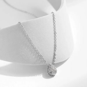 S925 sterling silver water drop necklace with sparkling pear-shaped zircon pendant