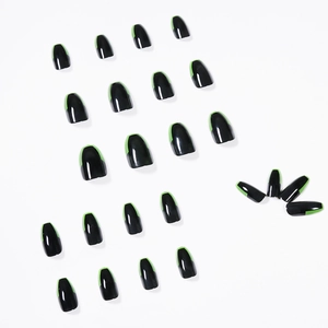 Faux ongles cercueil style français minimaliste avec contraste noir et vert néon