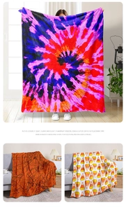 Dettaglio di coperte di flanella per Halloween con ragnatele e motivi vivaci tie-dye
