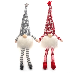 Zwei leuchtende Weihnachtsgnome mit spitzen Strickmützen und langen gestreiften Beinen Deko