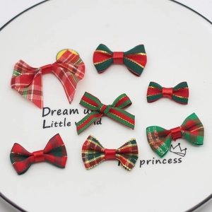 DIY Christmas hair bows in red and green ribbon with gold stripes for craft accessories