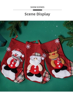 Lot de 3 chaussettes de Noël avec figurines 3D Père Noël, Bonhomme de neige et Renne