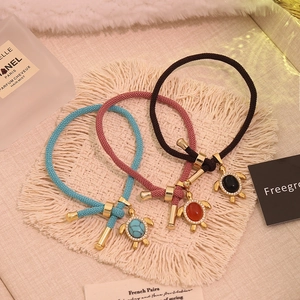 Drei tlg Set Schildkröten Armband mit verstellbaren gewebten Bändern und Edelstein Anhängern