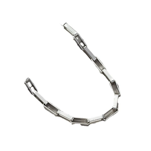 Minimalist silver geometric metal chain necklace in polished stainless steel finish