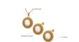 Detail view of vintage straw hat jewelry set with pearls and size measurements