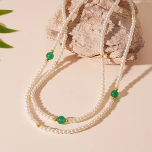Long collier de perles double couche vintage avec perles d'agate verte sur pierre naturelle