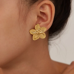 French vintage style gold-plated five-petal flower stud earrings with brushed texture