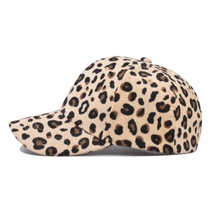 Retro leopard print corduroy baseball cap with classic pattern for outdoor warmth
