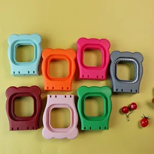 7-piece colorful bear-shaped sandwich cutters and stainless steel bread molds for DIY baking