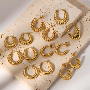 Chic 18K gold plated stainless steel croissant hoop earrings and ribbed C-shaped jewelry