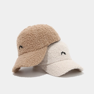 Winter mountain embroidered sherpa baseball cap in camel and cream fleece for wind protection