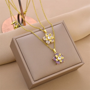 Lussuosa Collana Con Ciondolo a Fiore in Acciaio Inossidabile Con Zirconia Catena Clavicola Placcata in Oro Gioielli da Donna