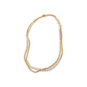 Collier double rangée en chaîne dorée et perles blanches au design vintage élégant