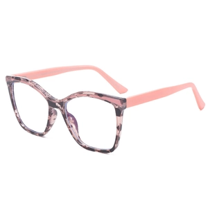 Chic cat-eye blue light blocking glasses with tortoise frame and pink temples