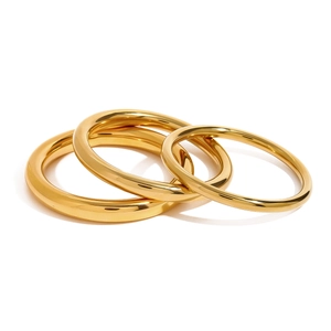 Polished 18k gold plated stainless steel triple interlocked stackable rings set for women