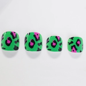 Classic green leopard print short square press-on toenails with glossy finish