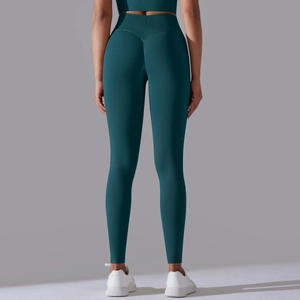 Rückansicht der nahtlosen High-Waist-Yogahose mit Po-Lift-Effekt und enger Passform