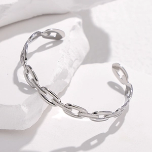 Bracciale a catena in acciaio inossidabile argento con design aperto su pietra bianca