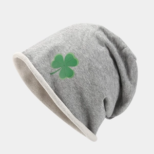 Berretto in maglia a trifoglio grigio e bianco alla moda per calore e stile invernale