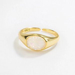 Vintage 925 Sterling Silver Adjustable Ring With Oval Iridescent White Opal Stone Minimalist Retro Style For Women