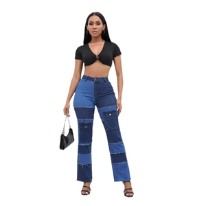 Damen-Set mit schwarzem Crop-Top und hochtaillierter Patchwork-Jeans im geraden Schnitt