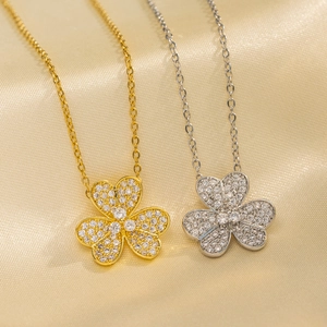 Elegant Titanium Steel Paved Rhinestone Lucky Clover Pendant Necklace For Women Electroplated O-Chain Choker Jewelry Gift