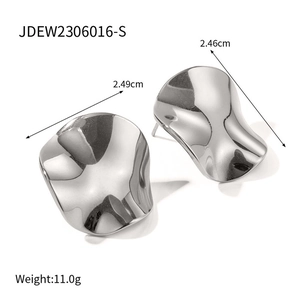 Detailed size chart of silver irregular metal earrings showing 2.49cm height and 11g weight