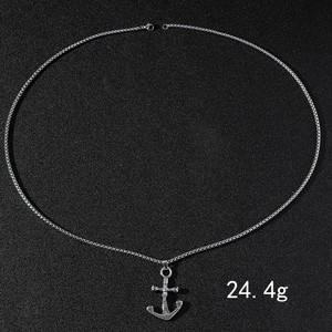 Collier pendentif ancre en acier inoxydable poli sur chaîne box pesant 24,4g