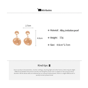 Detailed size chart and specs for golden shell earrings with faux pearls and alloy base