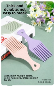 Makroansicht der umweltfreundlichen Weizenstroh-Frisierkamm für Retro-Pompadour-Styling