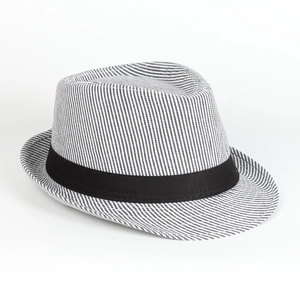 Chapeau Fedora classique à fines rayures noires et blanches avec ruban noir élégant