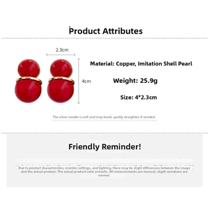 Détail des boucles d'oreilles doubles perles rouges avec lien doré et dimensions