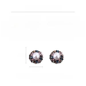 Detail specifications of vintage round pearl earrings with alloy crystal materials