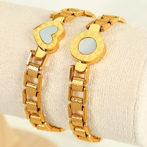 Stainless Steel Bracelet With White Mother Of Artificial Pearl Heart Round Pendant Roman Numerals 18K Gold Plated Watch Band Chain