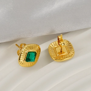 Vintage gold square earrings with rectangular emerald green zircon and radial texture