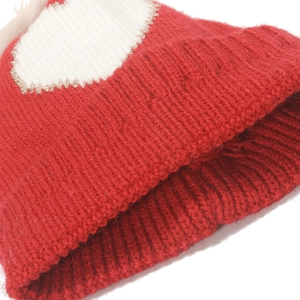 Berretto in maglia rosso per bambini con motivo a cuore bianco e dettagli dorati