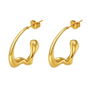 Irregular C-shaped 18K gold plated stainless steel earrings with fluid metallic design