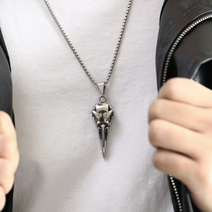 Polished stainless steel crow skull necklace pendant for men with silver metal finish