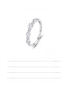 Détails de la bague en argent sterling S925 avec quatre perles et pavé de zircones