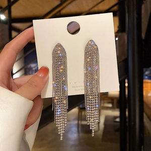 Long tassel earrings in gold finish with S925 silver needles and glittering rhinestones