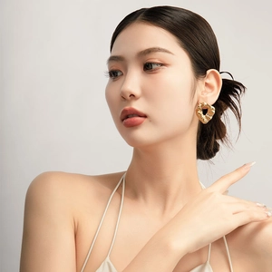 Vintage 18K gold plated stainless steel hollow hoop earrings with irregular hammered texture