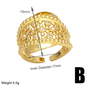 Detailansicht des goldenen Rings mit Angaben zu 19mm Breite und 17mm Durchmesser