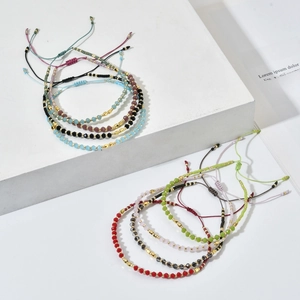 Böhmisches buntes handgefertigtes Perlenarmband-Set mit verstellbaren Goldperlen