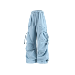 Pantaloni cargo azzurri a vita alta con gamba larga e orlo con coulisse regolabile