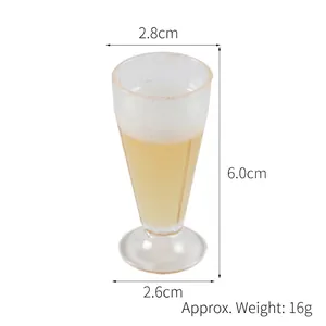 Portachiavi mini bicchiere da birra con schiuma, modello in resina, altezza 6cm